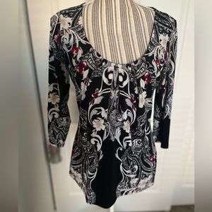 Very pretty 3/4 sleeve blouse with silver beaded detail